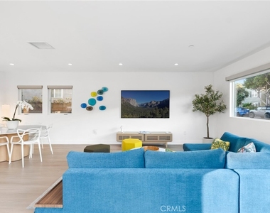 1576 E Ocean Boulevard - Photo Thumbnail 4