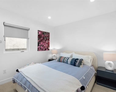 1576 E Ocean Boulevard - Photo Thumbnail 10