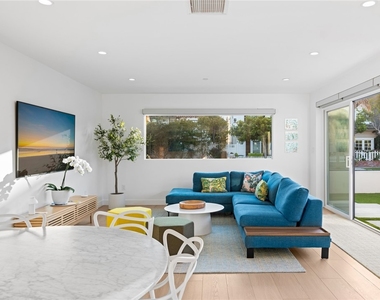 1576 E Ocean Boulevard - Photo Thumbnail 3