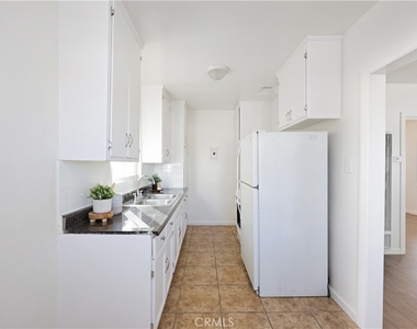 2770 Marengo - Photo Thumbnail 4
