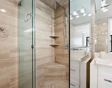 137 N Doheny Drive - Photo Thumbnail 22
