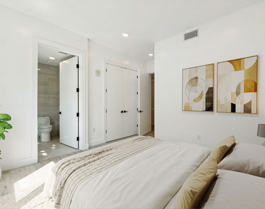 137 N Doheny Drive - Photo Thumbnail 25