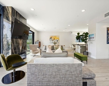 137 N Doheny Drive - Photo Thumbnail 16