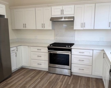 11018 Herrick Avenue - Photo Thumbnail 4