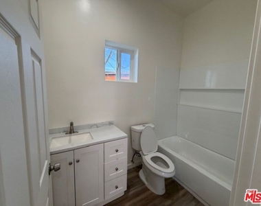 11018 Herrick Avenue - Photo Thumbnail 13