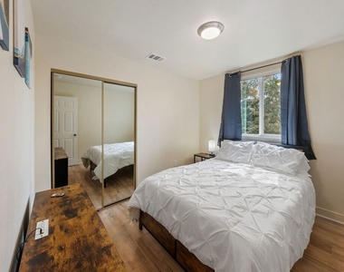 5912 S Flower Street - Photo Thumbnail 49