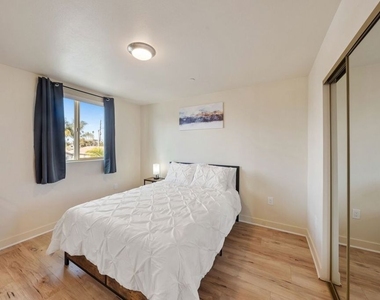 5912 S Flower Street - Photo Thumbnail 42