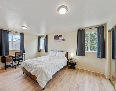 5912 S Flower Street - Photo Thumbnail 31