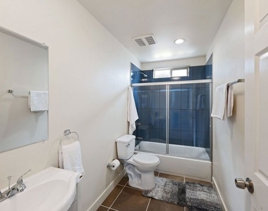 5912 S Flower Street - Photo Thumbnail 24