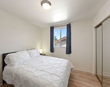 5912 S Flower Street - Photo Thumbnail 18