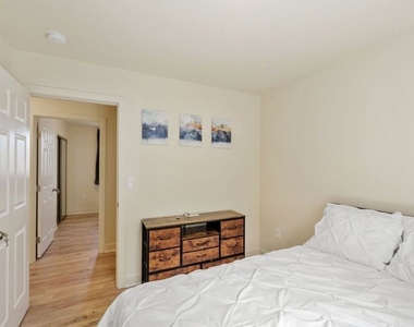 5912 S Flower Street - Photo Thumbnail 26