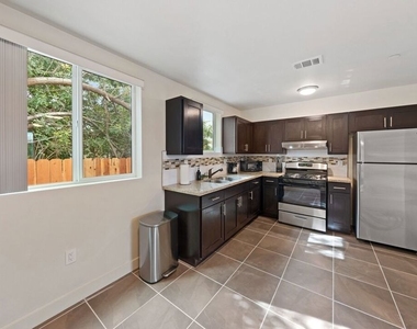 5912 S Flower Street - Photo Thumbnail 13