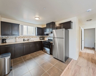5912 S Flower Street - Photo Thumbnail 11
