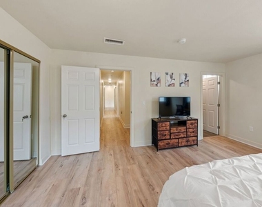 5912 S Flower Street - Photo Thumbnail 16