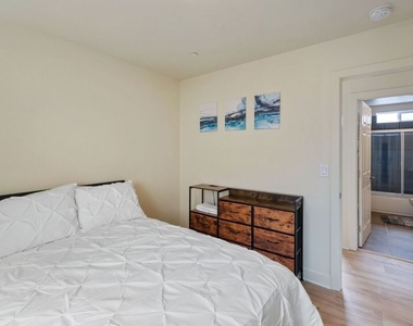 5912 S Flower Street - Photo Thumbnail 37