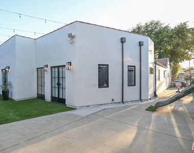 1430 Stearns Drive - Photo Thumbnail 29