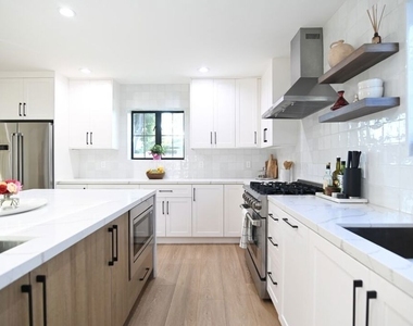 1430 Stearns Drive - Photo Thumbnail 6