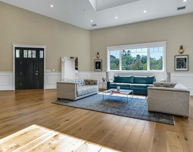 19633 Wells Drive - Photo Thumbnail 2