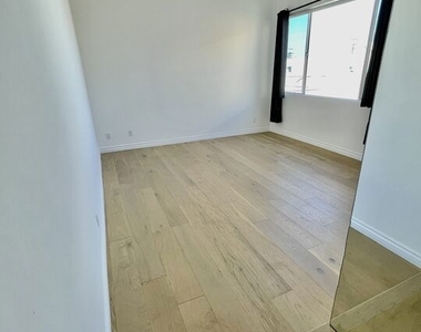 3711 Ocean Front - Photo Thumbnail 23