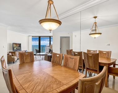 3000 N Ocean Drive - Photo Thumbnail 5