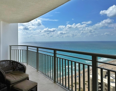3000 N Ocean Drive - Photo Thumbnail 1