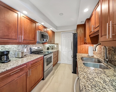3000 N Ocean Drive - Photo Thumbnail 8