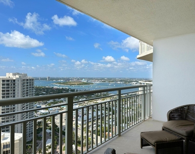 3000 N Ocean Drive - Photo Thumbnail 2