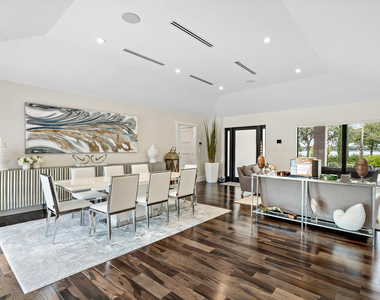 1117 Lake Drive - Photo Thumbnail 7