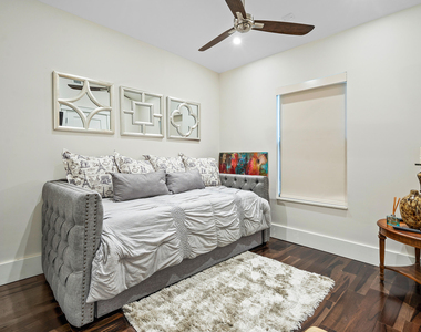 1117 Lake Drive - Photo Thumbnail 18