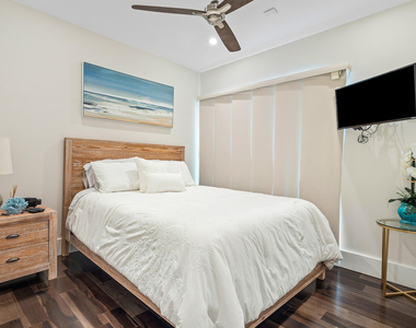 1117 Lake Drive - Photo Thumbnail 19
