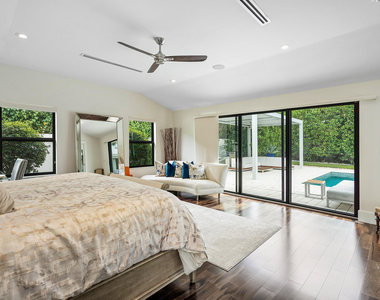 1117 Lake Drive - Photo Thumbnail 27