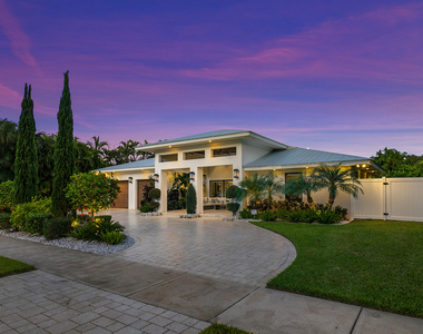 1117 Lake Drive - Photo Thumbnail 48