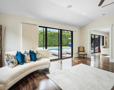 1117 Lake Drive - Photo Thumbnail 28