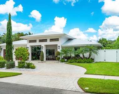 1117 Lake Drive - Photo Thumbnail 58