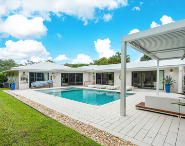 1117 Lake Drive - Photo Thumbnail 31