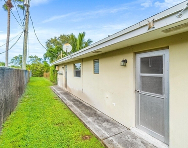 751 Hummingbird Way - Photo Thumbnail 14