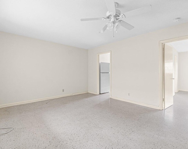 751 Hummingbird Way - Photo Thumbnail 12