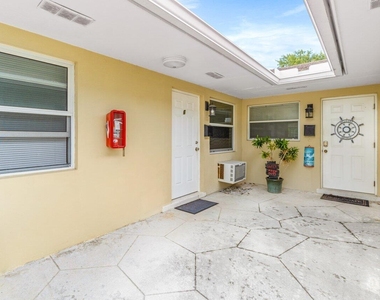 751 Hummingbird Way - Photo Thumbnail 16