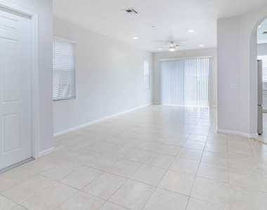 356 Se Bloxham Way - Photo Thumbnail 6