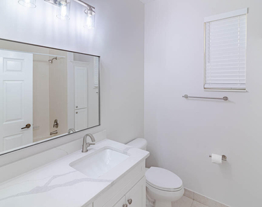 356 Se Bloxham Way - Photo Thumbnail 22