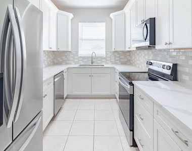 356 Se Bloxham Way - Photo Thumbnail 8