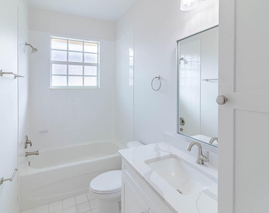 356 Se Bloxham Way - Photo Thumbnail 40
