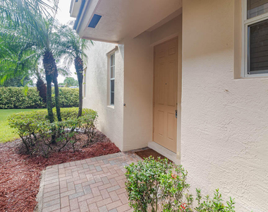 356 Se Bloxham Way - Photo Thumbnail 3