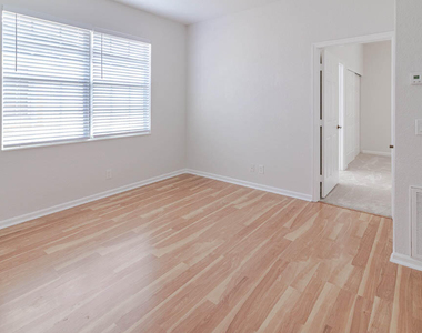 356 Se Bloxham Way - Photo Thumbnail 23