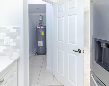 356 Se Bloxham Way - Photo Thumbnail 10