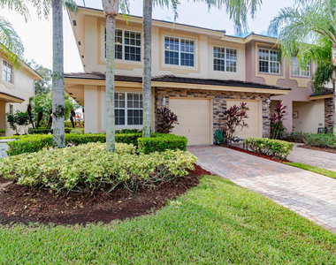 356 Se Bloxham Way - Photo Thumbnail 1