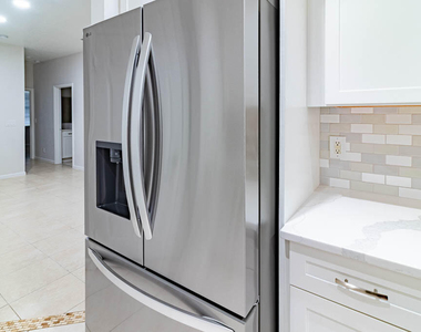356 Se Bloxham Way - Photo Thumbnail 11