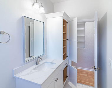 356 Se Bloxham Way - Photo Thumbnail 43