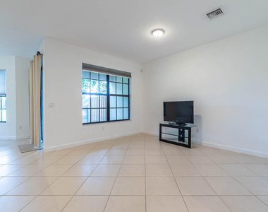 10283 Wellington Parc Drive - Photo Thumbnail 6