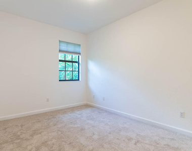 10283 Wellington Parc Drive - Photo Thumbnail 24